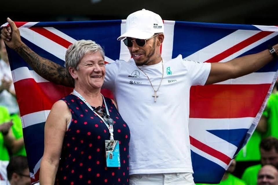 Lewis Hamilton quiere unir el apellido de su madre a su nombre.
