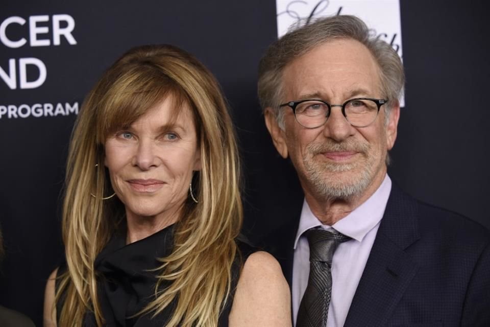 Steven Spielberg y Kate Capshaw donaron 1 mdd a diferentes organizaciones humanitarias de Ucrania.