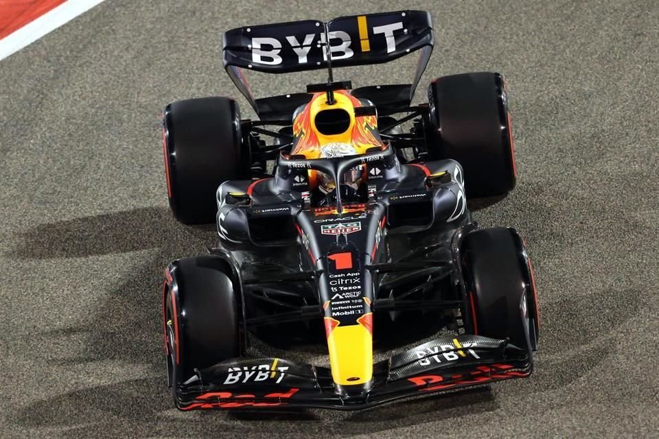 Max Verstappen inicia bien el Gran Premio de Bahréin.