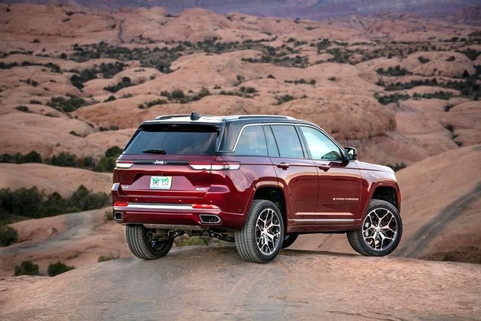 El precio de lista de la nueva Grand Cherokee es de 1,639,900.