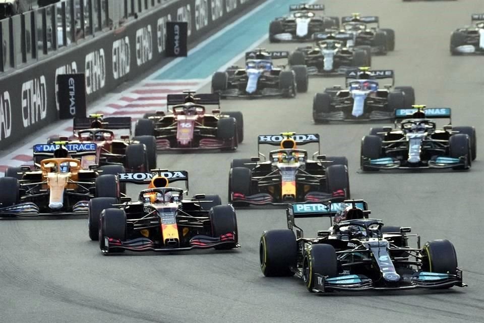 El título de la F1 en 2021 se definió en la última vuelta de Abu Dhabi.