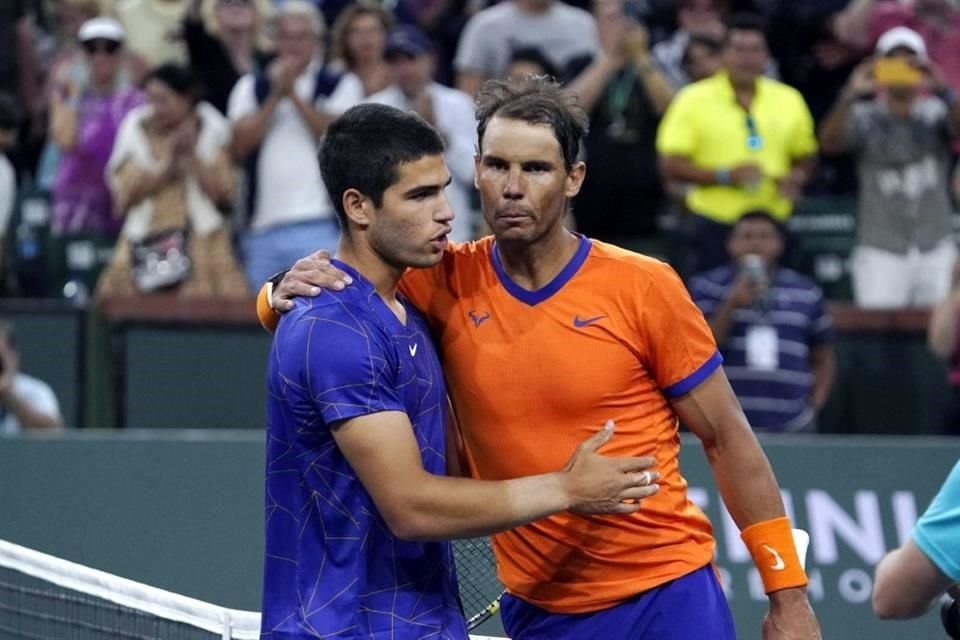 Rafael Nadal batalló con su compatriota Carlos Alcaraz.