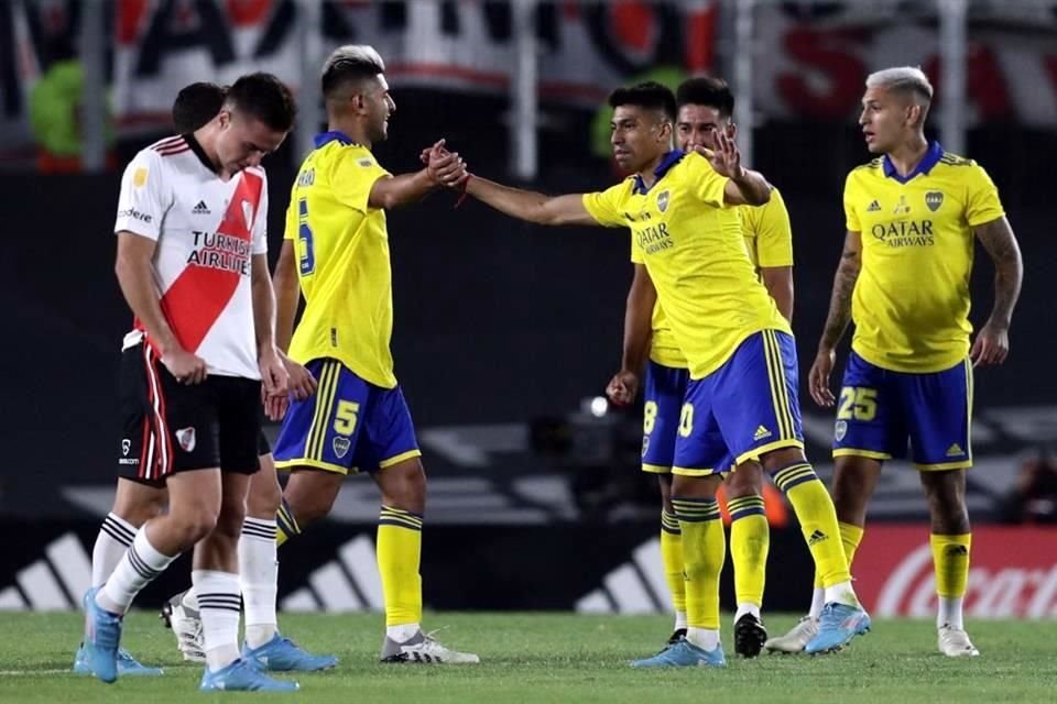 Boca Juniors celebró en la cancha de su eterno rival, River Plate.