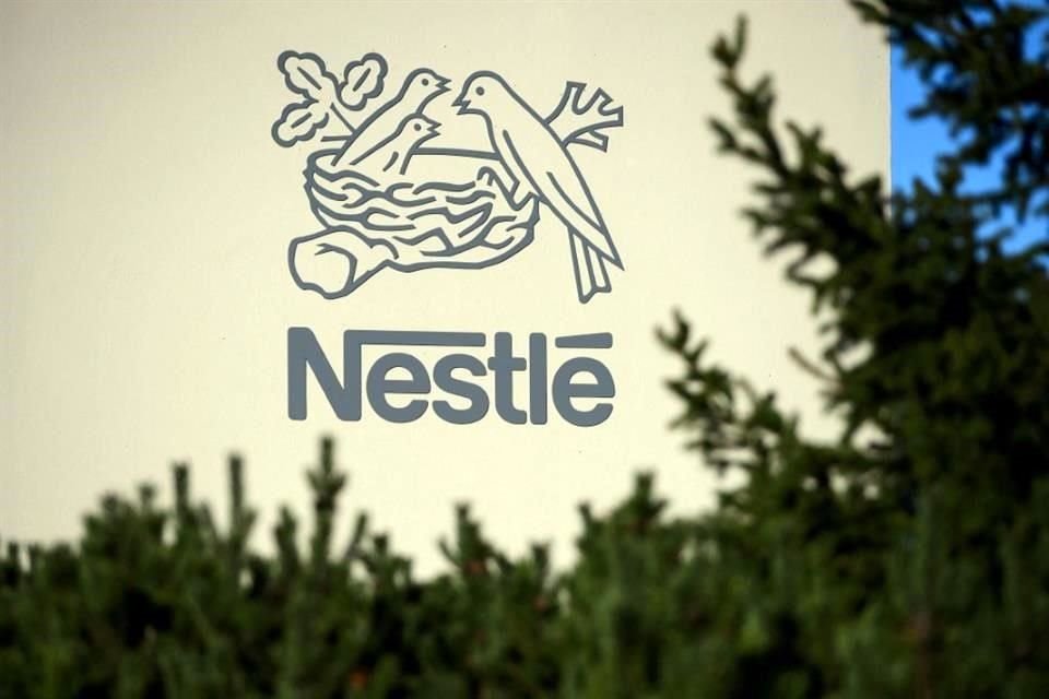 Nestlé sigue vendiendo en Rusia comida para bebés, cereales y algunos alimentos para mascotas.