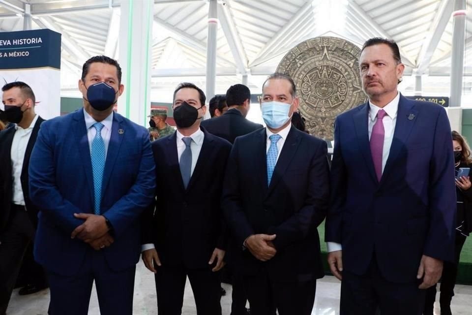 Entre los invitados estuvieron los Gobernadores panistas Diego Sinhue (Guanajuato), Mauricio Vila (Yucatán), Martín Orozco (Aguascalientes) y Mauricio Kuri (Querétaro).