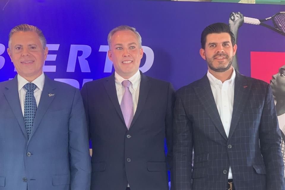 Jesús Nader, Presidente Municipal de Tampico, Fernando Tamayo, director del Abierto Tampico, y Rene Senties, Director general contenido.