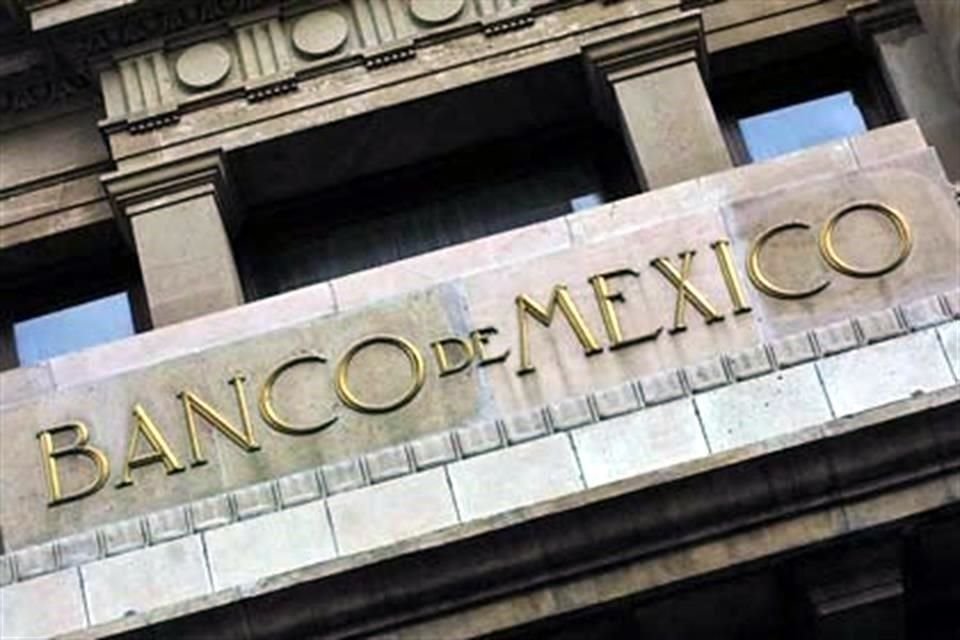 Banxico prevé que la inflación de servicios presente un comportamiento más persistente respecto de lo anticipado previamente.