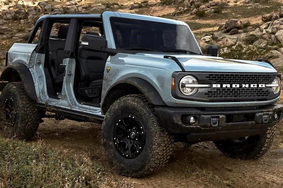 Ofrece dos opciones de motor turbo EcoBoost, 2.3 y 2.7 litros.