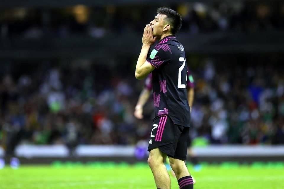 Hirving Lozano se vio desesperado y muy revolucionado.