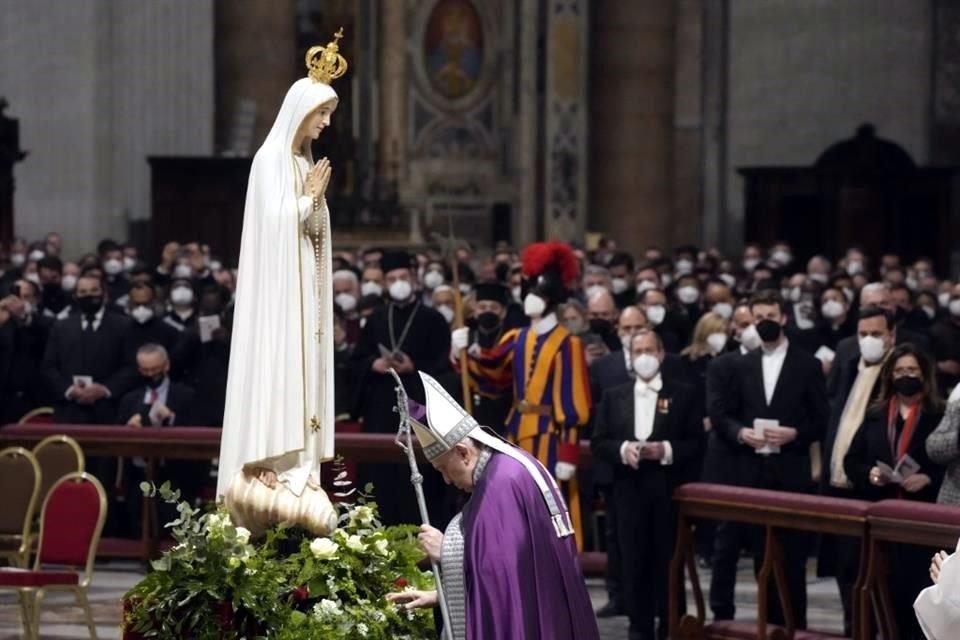 A la oración a la Virgen María asistieron los Embajadores de Rusia y Ucrania.