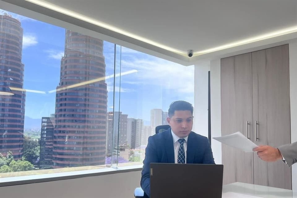 Señala Invexia factores que impactaron las tasas de interés
