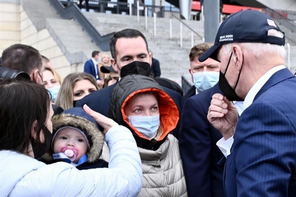 El Presidente estadounidense, Joe Biden, visitó a refugiados ucranianos en Polonia que huyeron de la guerra en Ucrania.