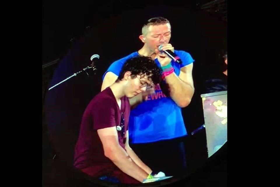 Bernardo agradeció tocar con Chris Martin en su concierto.