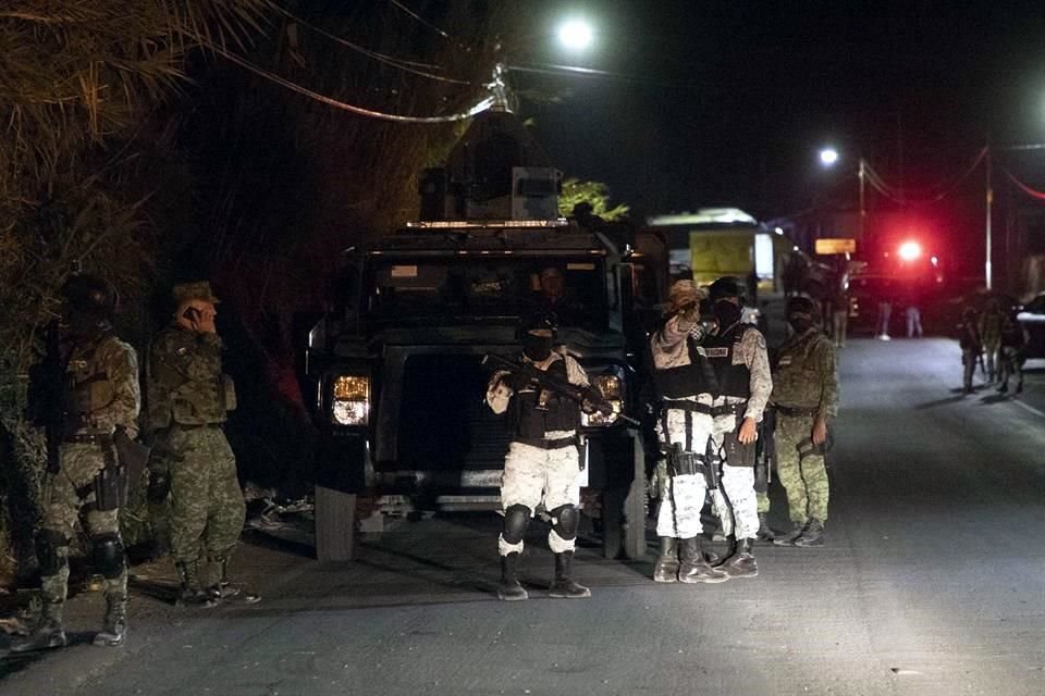 Elementos del Ejército y la Guardia Nacional llegaron al lugar del ataque en Zinapécuaro.