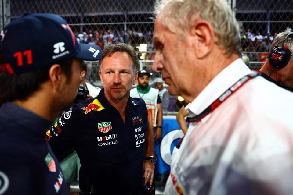 Christian Horner y Sergio Pérez en el Gran Premio de Arabia Saudita 2022.