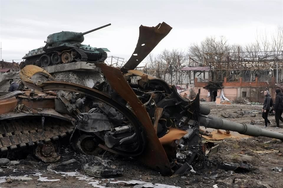 Según RU, Rusia tomó la decisión de enviar mercenarios por las bajas que ha sufrido en combate.