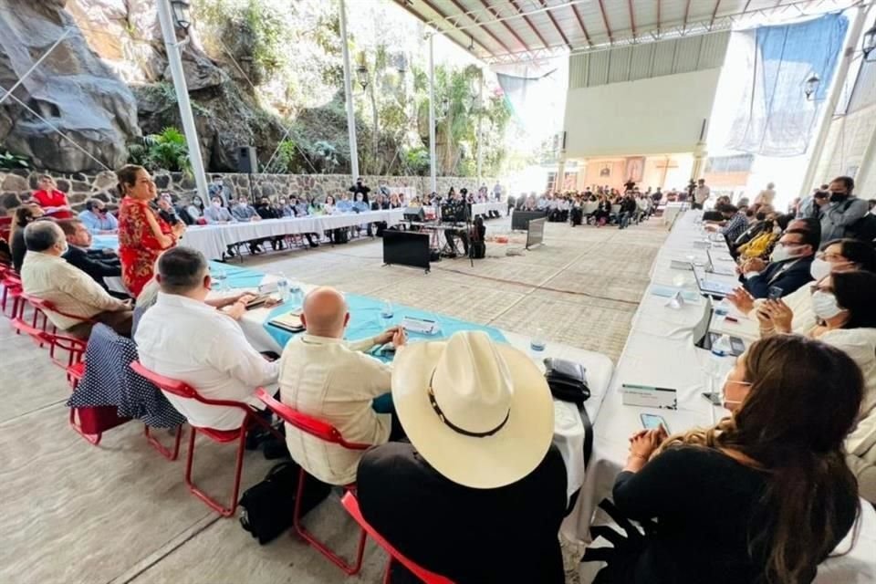 La reunión para buscar áreas especiales que beneficien a migrantes en municipios se realizó en Querétaro.