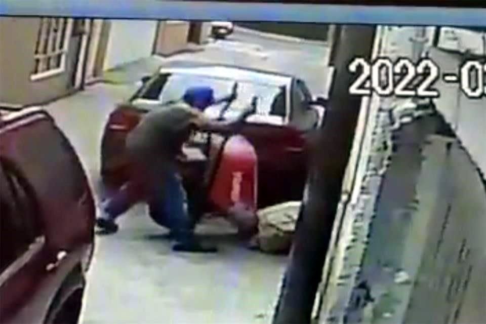 Susana, de 29 años, acudió a un domicilio en Atizapán a pedir un empleo de limpieza, pero terminó estrangulada y un hombre, quien ya fue detenido, dejó sus restos en vía pública dentro de un costal.