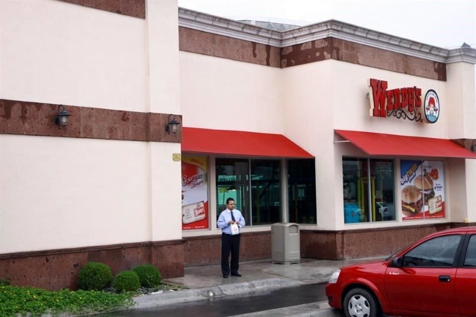 A fines de octubre, Wendy's anunció que cerraría 140 locales de bajo rendimiento para fin de año, además de los 80 cierres que tuvo en los primeros tres trimestres. 