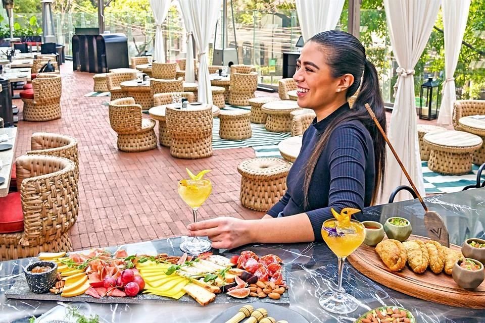 En esta temporada de calor disfruta de una bebida al aire libre en estas terrazas que, además de una gran vista, tienen cócteles de primera. En foto, las instalaciones de Trivvu.