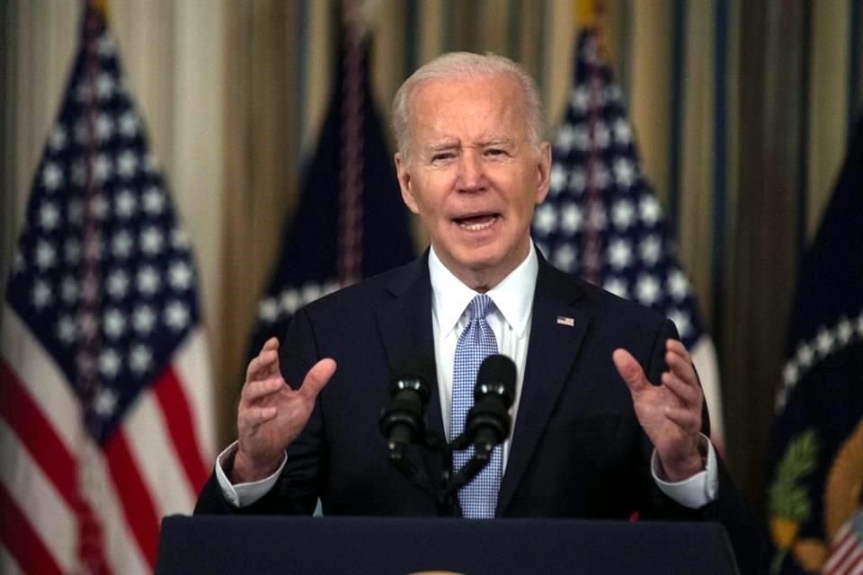 El Presidente Joe Biden aseguró que 30 países seguirán a EU y recurrirán a sus reservas de petróleo para bajar los precios en el mercado.