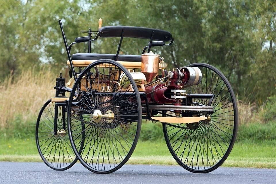 Se fabricaron aproximadamente 25 Benz Patent Motorwagen entre 1886 y 1893.
