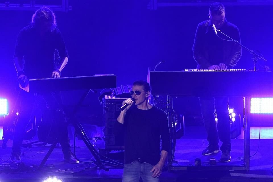 El vocalista Morten Harket fue ovacionado por las más de 7 mil personas, que corearon himnos como 'Take On Me'.