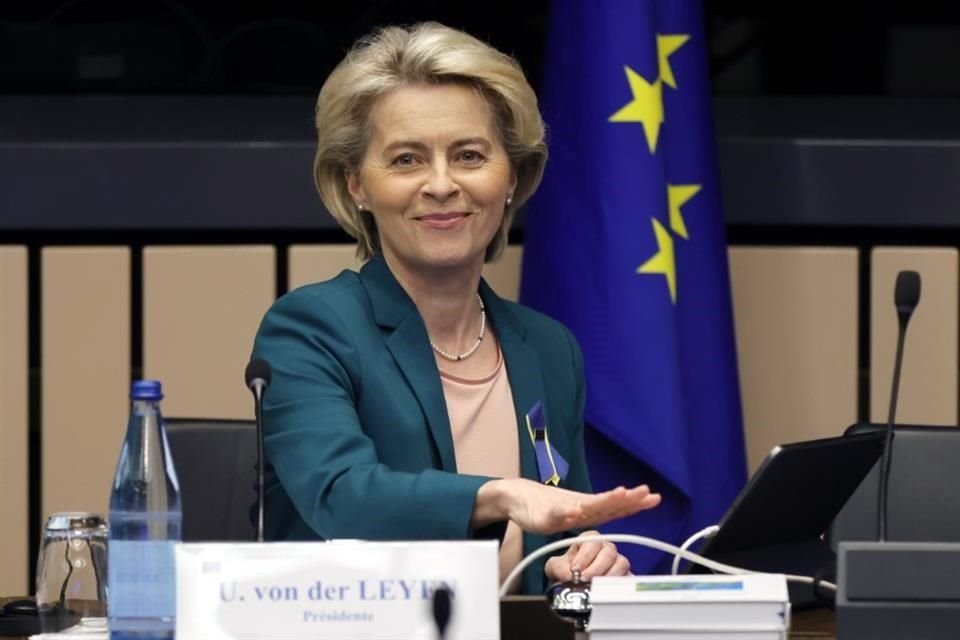 La Presidenta de la Comisión Europea, Ursula von der Leyen, en una reunión del Parlamento Europeo este martes.