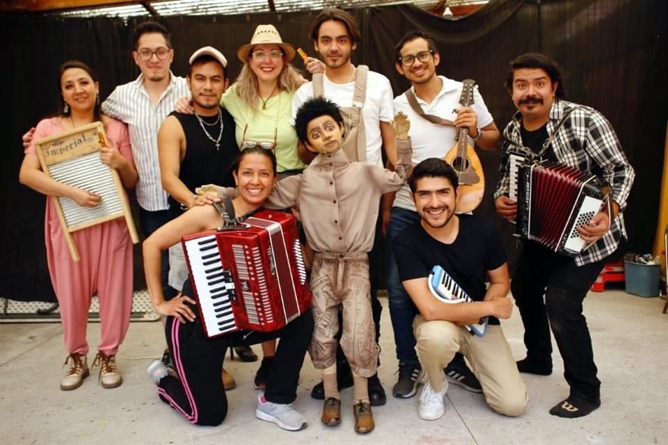 La marioneta Paco Poyo protagoniza la obra 'A golpe de calcetín', una pieza que se enmarca dentro del programa de la Fiesta de las Infancias y sus Derechos.