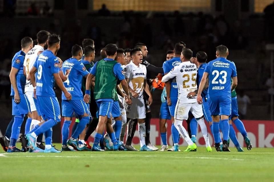 Al final del partido, los ánimos se calentaron, pero no pasó a mayores.