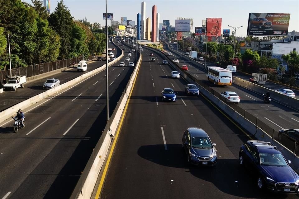 Ricardo de la Cruz, Secretario de Gobierno del Edomex acudió a las inmediaciones del Parque Naucalli, donde los padres del menor pasaron la noche tras bloquear Periférico durante 13 horas.