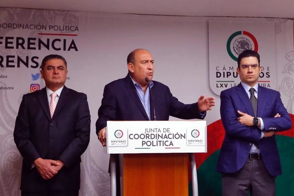 Rubén Moreira advirtió que será el Presidente López Obrador el responsable de que 'malos empresarios' sigan beneficiándose del sector eléctrico.