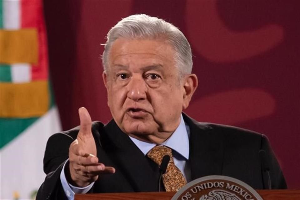 Andrés Manuel López Obrador en conferencia.