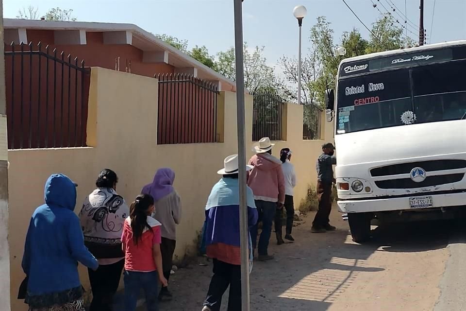 El INE advirtió que las sanciones por acarreo van de seis meses hasta tres años de prisión.