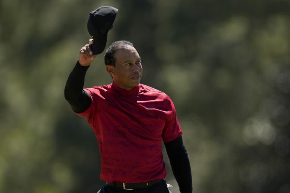 Tiger recibió una ovación de pie mientras terminaba la ronda final.