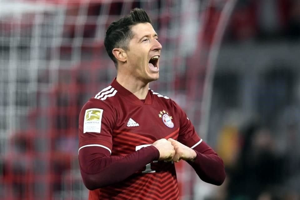 Robert Lewandowski llegaría al Barcelona de acuerdo a información salida de Polonia.