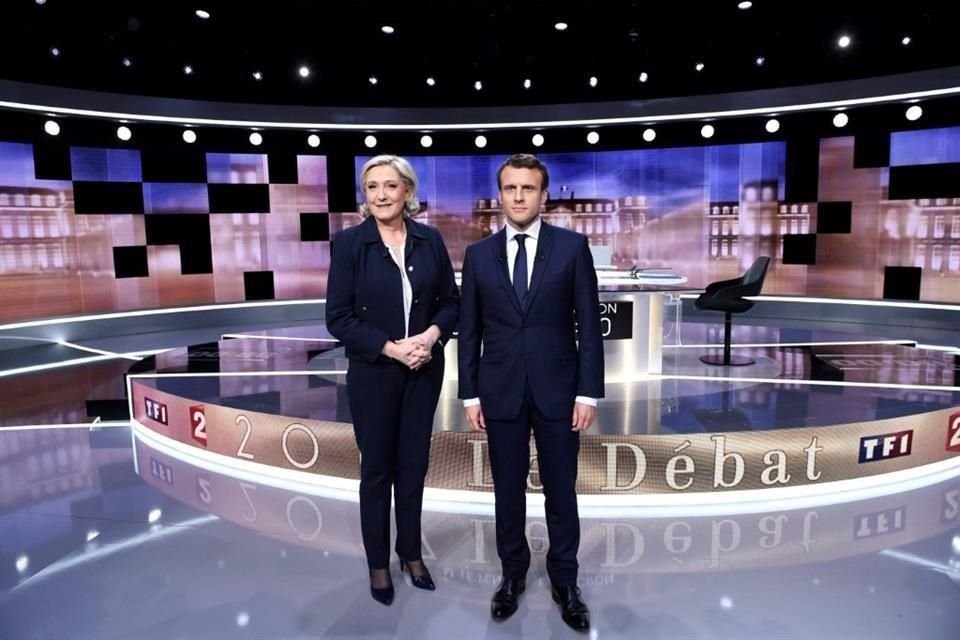 Marine Le Pen y Emmanuel Macron en un debate presidencial en 2017.