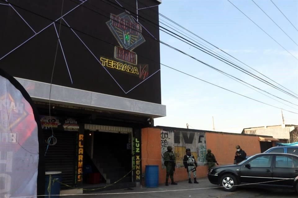 Cuatro hombres fueron asesinados a balazos dentro de un bar en la Colonia Santa Cruz Tlapacoya, en Ixtapaluca.