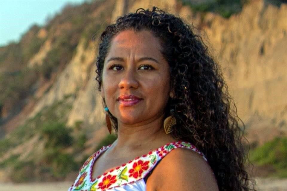 Aleida Vázquez es poeta y versadora afromexicana oriunda de Guerrero.