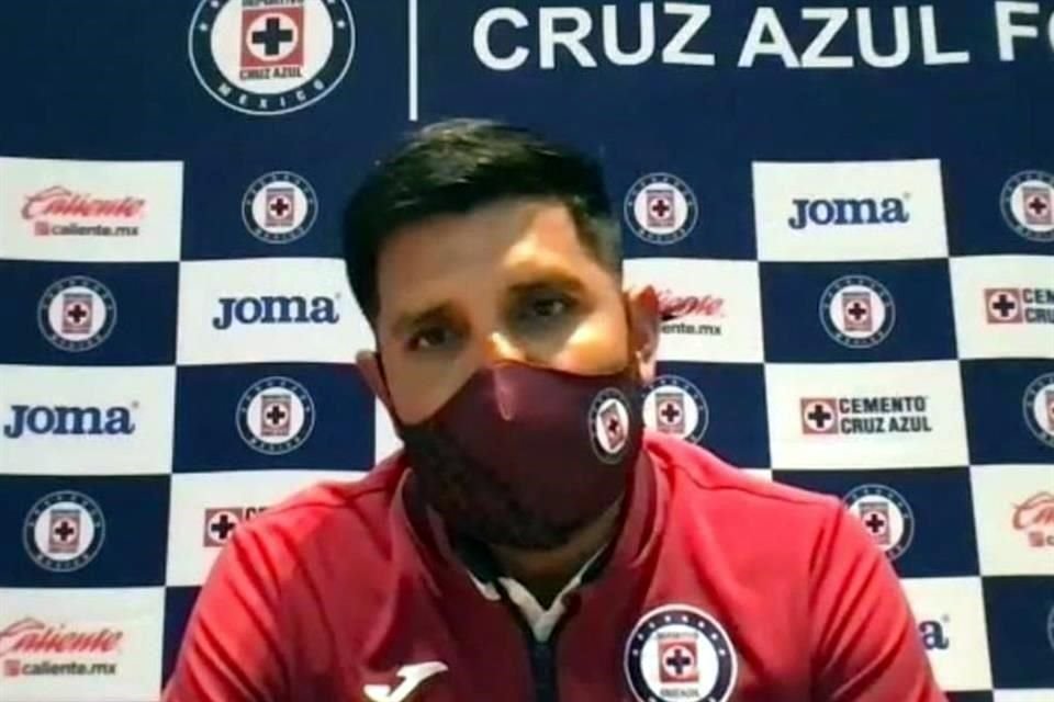 Tras su detención, la directiva de Cruz Azul cesó a Joaquín Velázquez, auxiliar de Juan Reynoso.