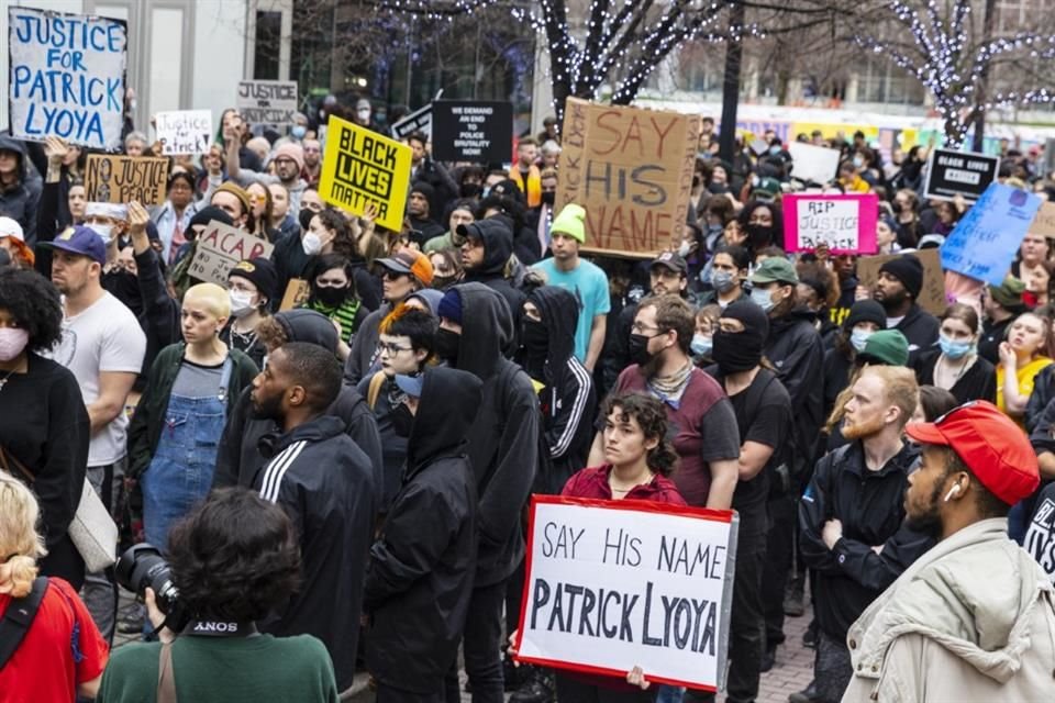 Cientos de personas se manifestaron por la muerte de Patrick Lyoya, quien falleció luego de que un policía de Michigan le disparó.