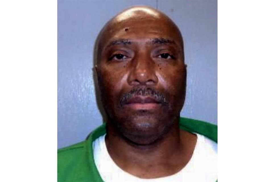 Moore ha pasado más de dos décadas de su vida en la cárcel tras ser condenado por el asesinato en 1999 del empleado de una tienda de conveniencia.