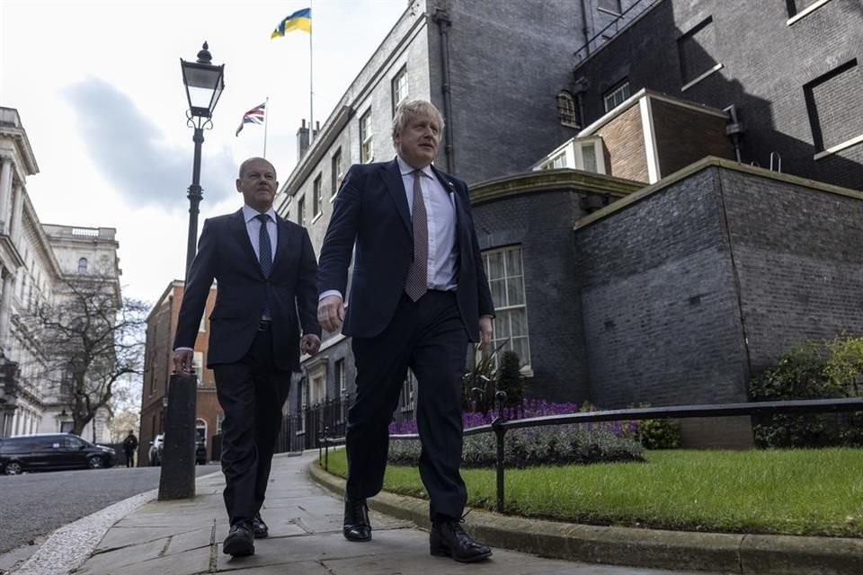 El Primer Ministro británico recientemente viajó a Kiev para reunirse con el Presidente Zelensky.