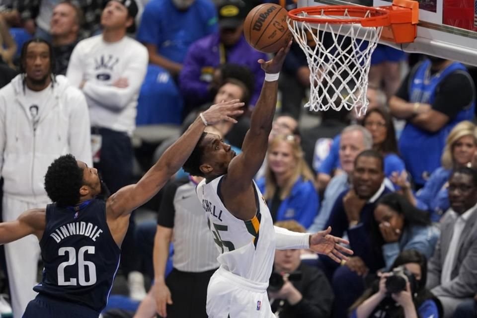 Donovan Mitchell tuvo una destacada actuación para darle a Jazz el primero de la serie.