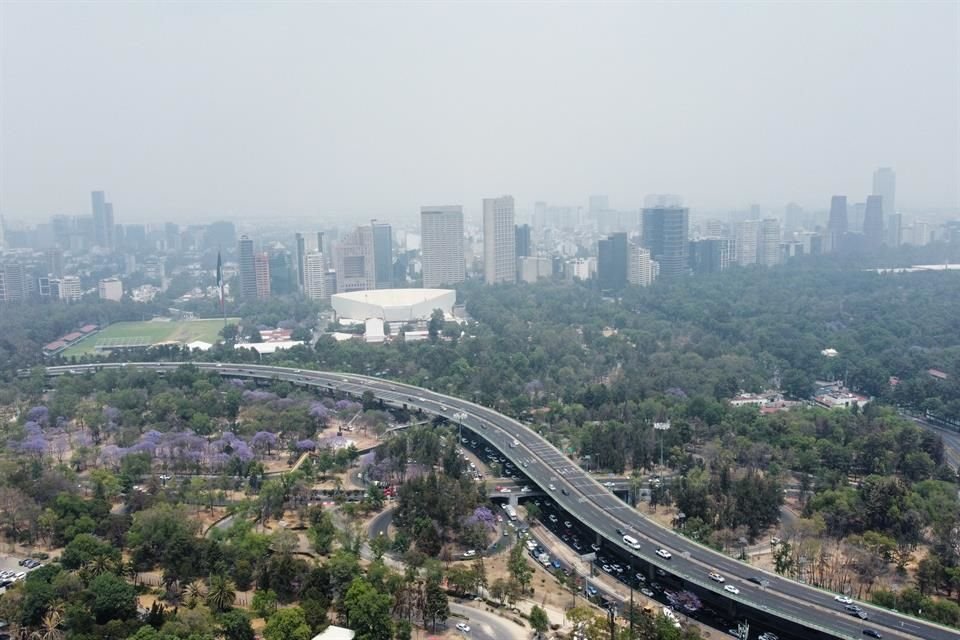 El corredor industrial de Tula, en donde opera termoeléctrica y una refinería, y el volcán Popocatépetl, en Puebla, son las dos fuentes principales del dióxido de azufre que se respira en la CDMX.