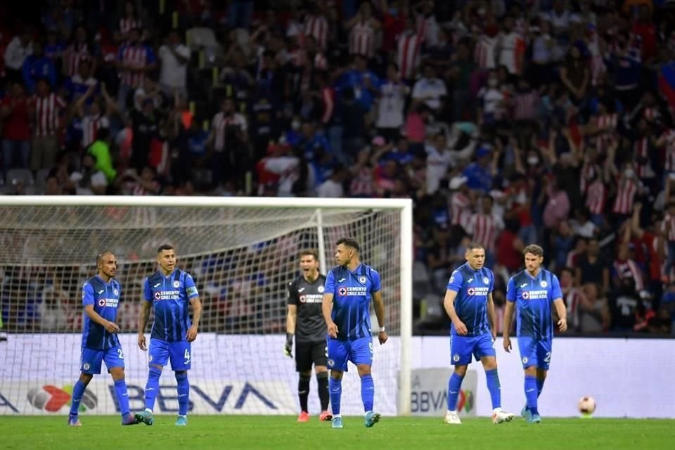 Cruz Azul tiene en riesgo su boleto directo a la Liguilla.