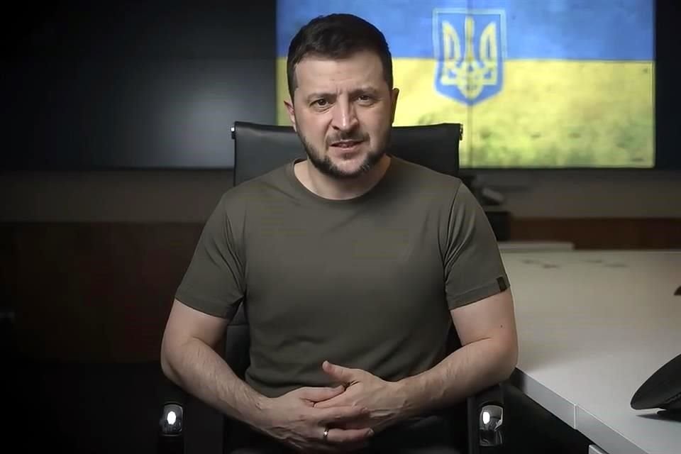 El Presidente Volodymyr Zelensky habló con la cadena CNN en entrevista virtual.