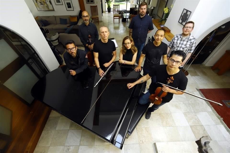 Escuer junto a Ónix Ensamble, agrupación que ya cumplió un cuarto de siglo en la escena.