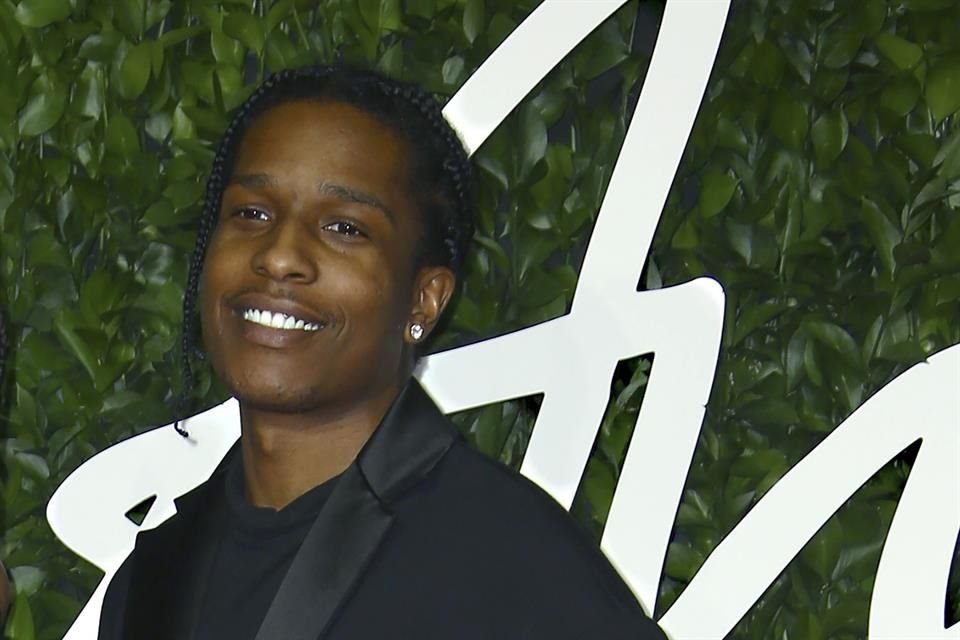 A$AP Rocky fue arrestado esta mañana en el aeropuerto de Los Ángeles por su presunto vínculo con un tiroteo.