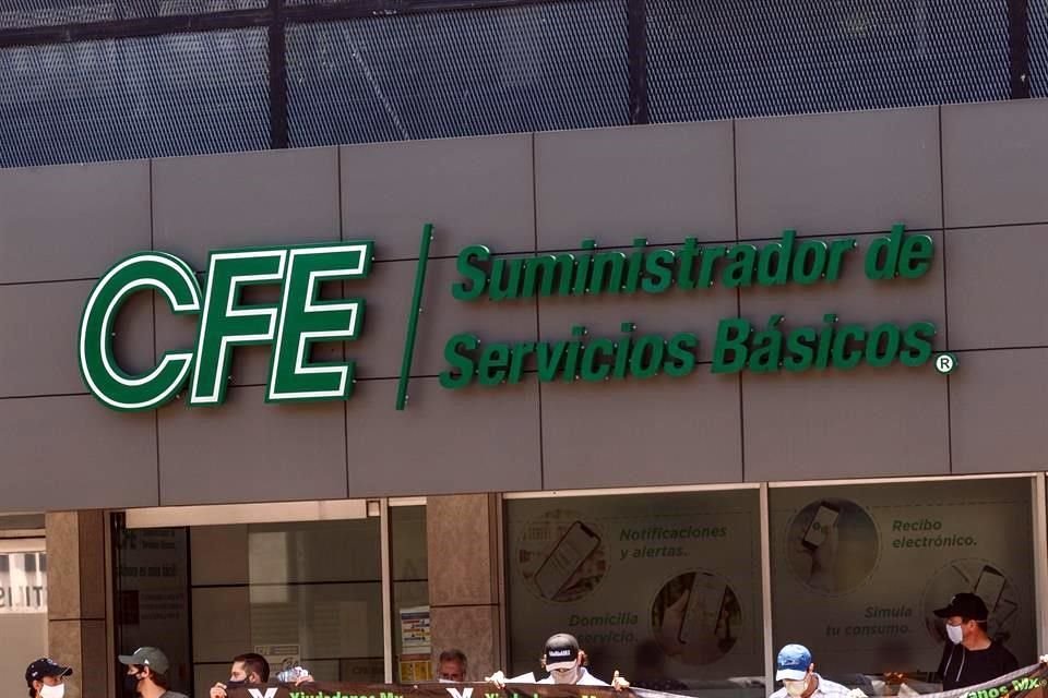 CFE ha vendido un récord de 3 mil 200 millones de dólares de deuda este año.